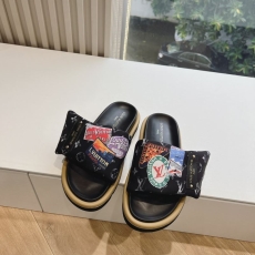 Louis Vuitton Slippers